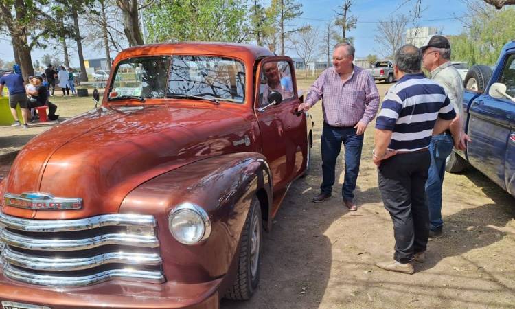 El Senador Michlig participó en Suardi del 5to Show de Clásicos y Antiguos