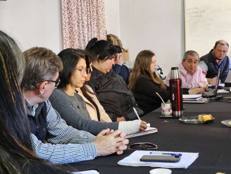 Borla visitó escuela agrícola 8209 de San Martín Norte