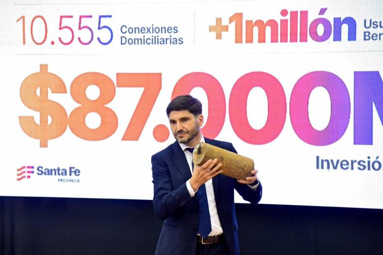 Pullaro anunció “una inversión histórica para resolver problemas de décadas en el servicio de agua y cloacas”