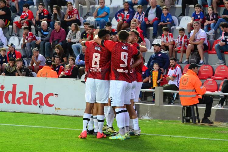 Unión perdió como local ante Central Córdoba por 2 a 0