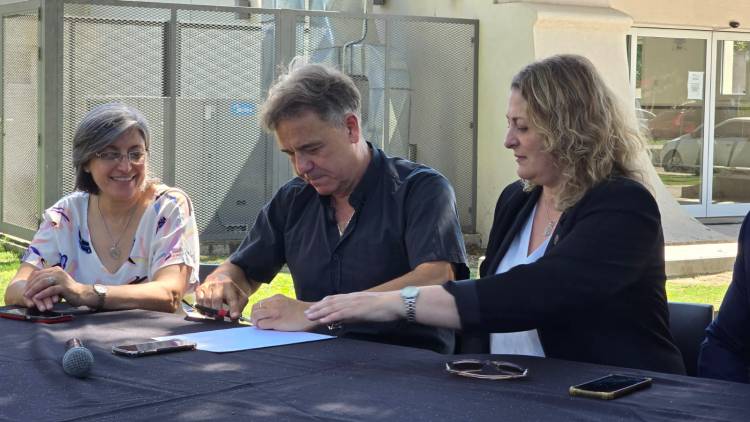 Provincia licitó obras de refacción y equipamiento por más de $70millones para efectores del Departamento General López