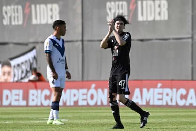 Spreen, el influencer santafesino que debutó en Riestra y jugó un solo minuto