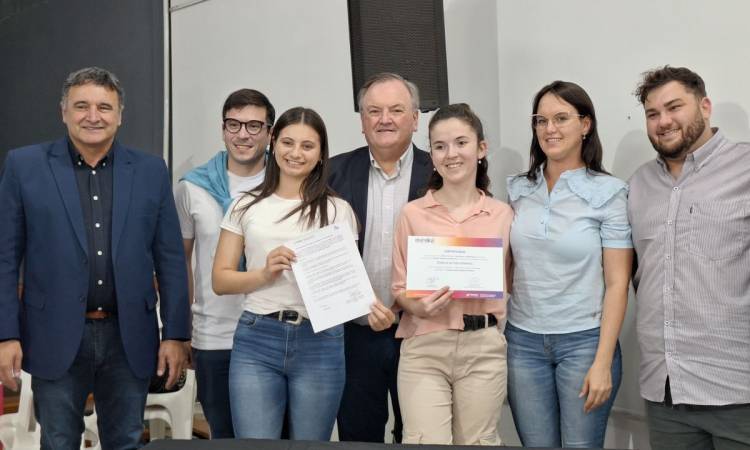 EL Gobierno Provincial a través del Programa "Eureka" promueve proyectos de los Jóvenes en la comunidad