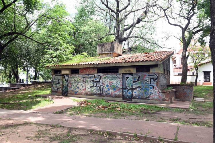 El Municipio abre un concurso privado de precios para refaccionar los sanitarios del Casco Histórico
