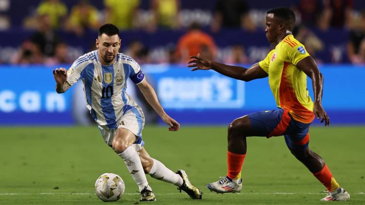 Messi, Lautaro Martínez y Dibu nominados a la globe soccer awards