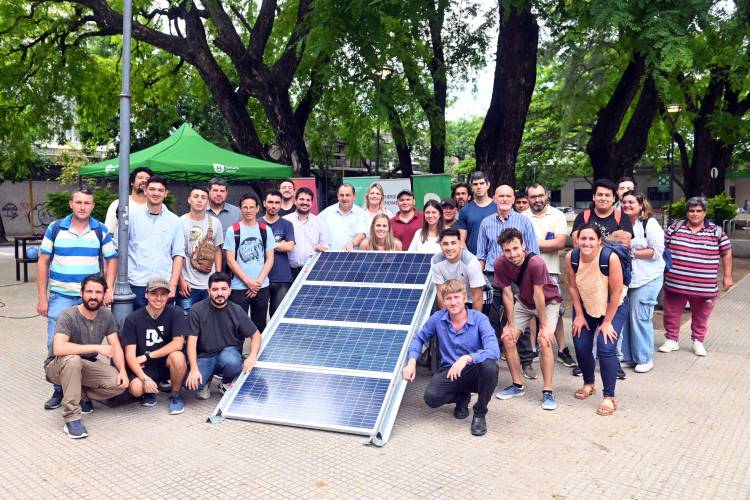 Energías renovables: se dictaron capacitaciones gratuitas para instalar paneles solares
