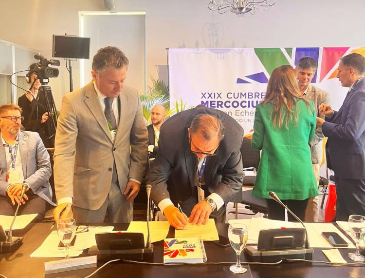 Mercociudades: Poletti firmó el proyecto de Cooperación Sur-Sur para el cuidado de las ciudades sostenibles