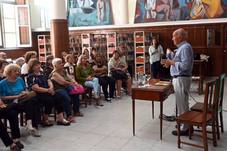 Se realizó la charla “Santa Fe reflexiona sobre la jubilación: un espacio de aprendizaje y encuentro”