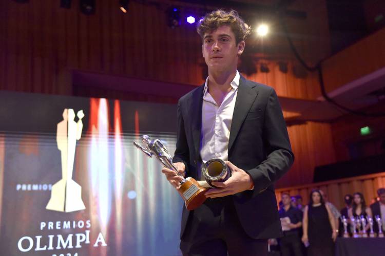 Franco Colapinto y Dibu Martínez fueron Olimpia de oro compartido