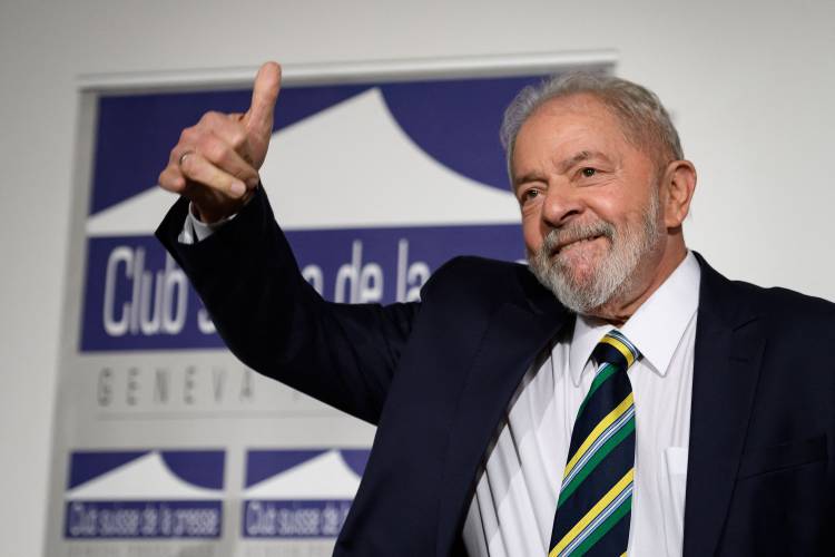 Lula recibió al alta médica y regresa a sus reponsabilidades en Brasilia