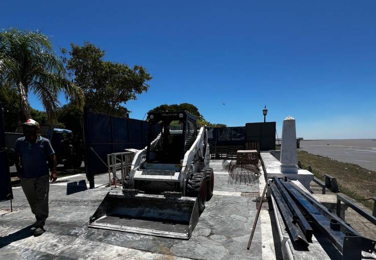 Defensa contra inundaciones: Provincia comenzó los trabajos de mantenimiento en la Costanera Oeste de la ciudad de Santa Fe