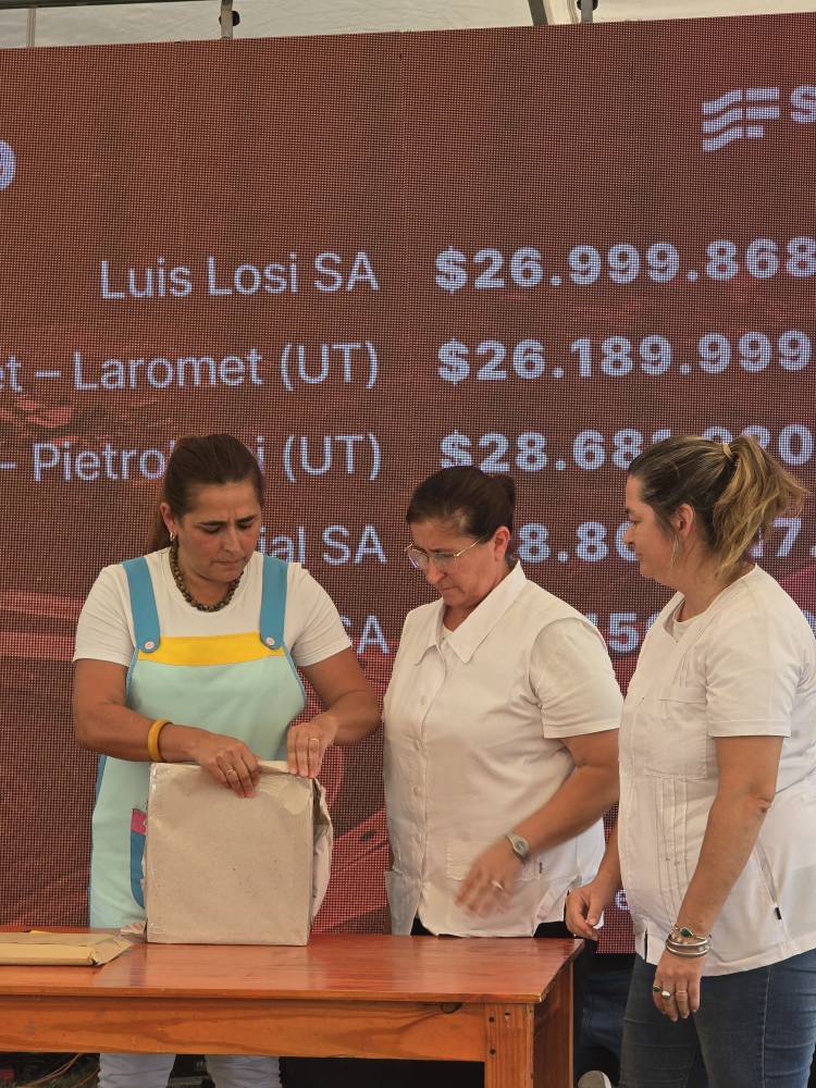 “Obras como estas le cambian la vida a los santafesinos”