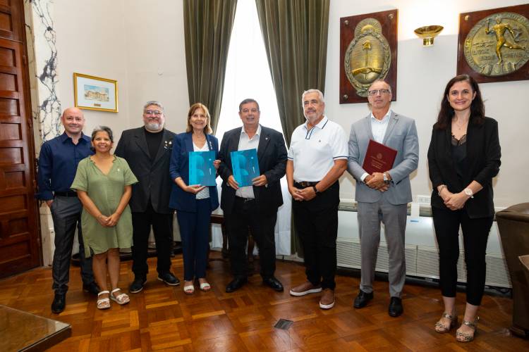 Enseñanza de Idiomas: la UNL firmó un convenio con Rotary