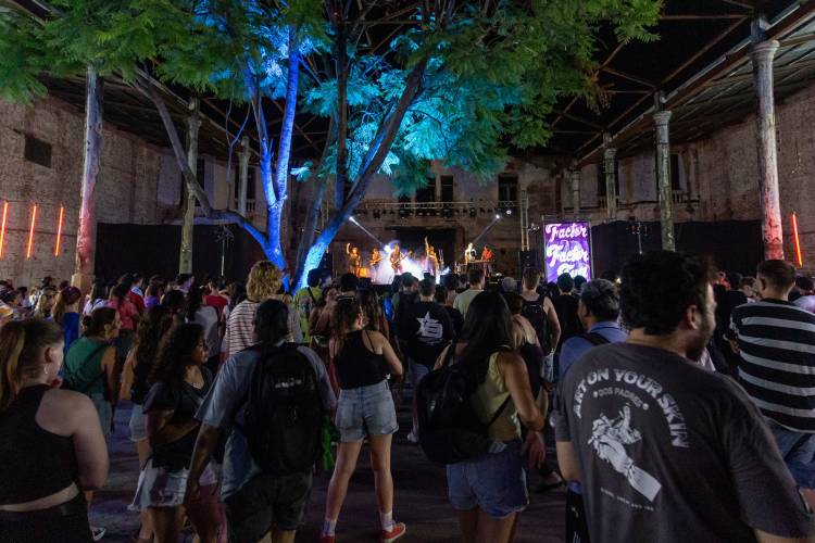 Se convoca a bandas y solistas para participar de Música en el Mercado 2025