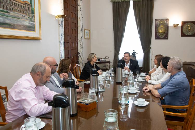 Mammarella y autoridades de la UNL se reunieron con la senadora Carolina Losada