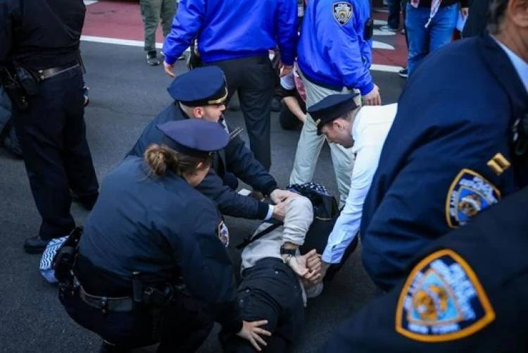 Terminó con una docena de detenidos una protesta propalestina en Nueva York