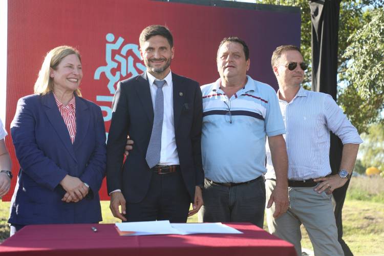 Pullaro: “Estamos haciendo más de 1.500 obras públicas en toda en la provincia de Santa Fe”