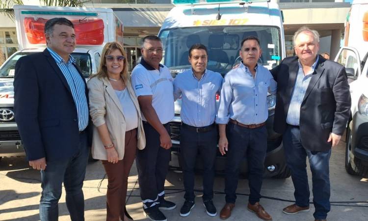 En el Hospital de San Cristóbal se entregaron nuevas ambulancias para localidades del departamento