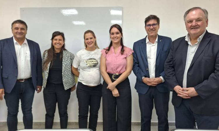 Inauguración de un aula inaugurada en Ambrosetti con el Programa “Mil Aulas”