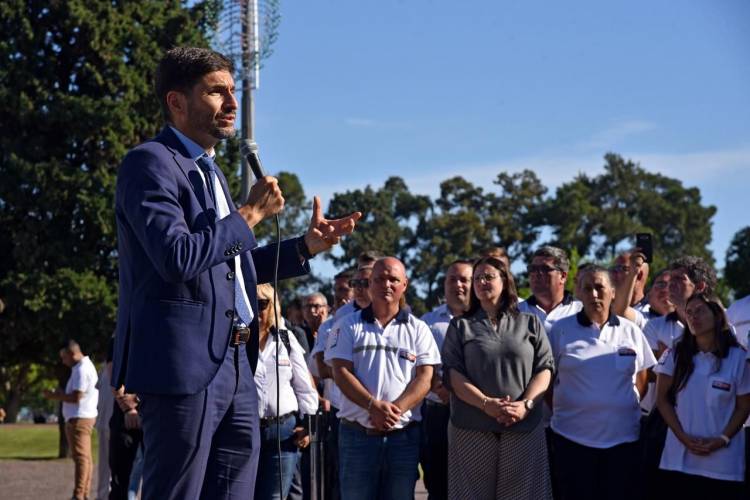 Pullaro entregó ambulancias en Rosario: “Este Gobierno invierte para fortalecer la salud pública provincial”