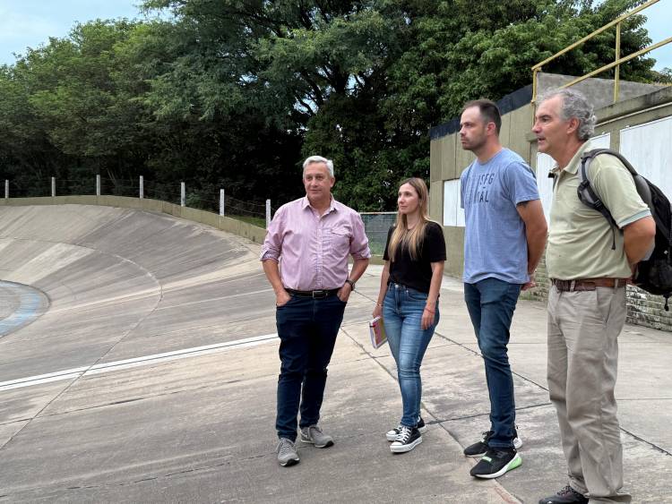 Bárbara Chivallero y Nicolás González vicitaron el Club Ciclista de Rafaela