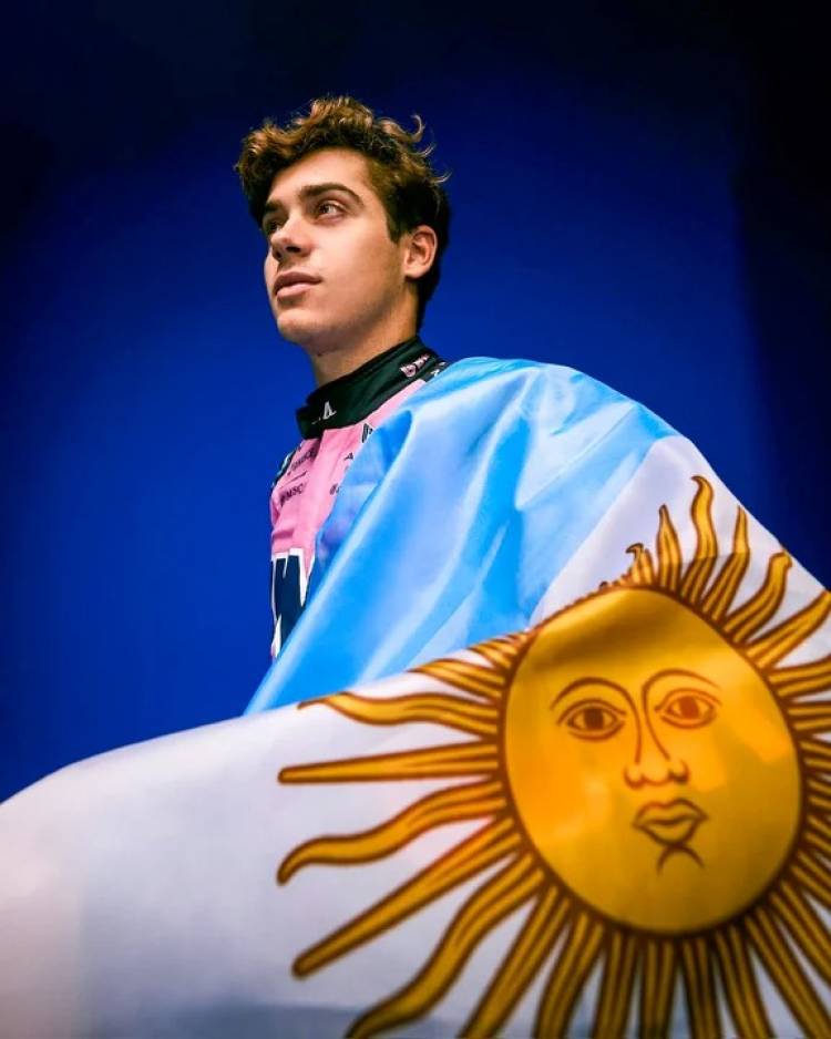 Conductor de lujo: Colapinto mostró cómo es una vuelta en el GP de Bahréin