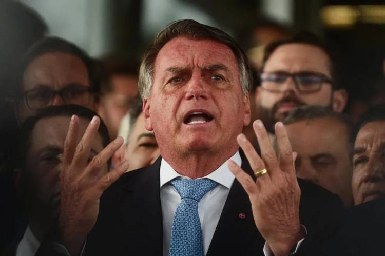 Bolsonaro fue internado en Natal