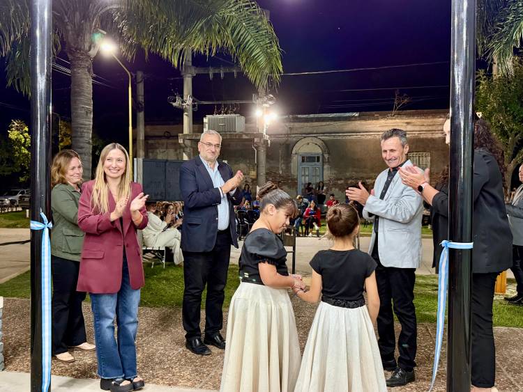 Calvo participó de la inauguración de las obras de puesta en valor del edificio de la comuna de Tacural