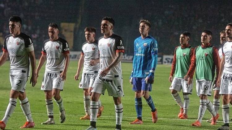 Colón cambió de DT, pero no se notó y sumó su quinta derrota al hilo