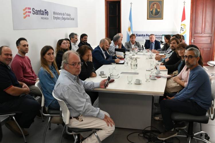 El Gobierno provincial se reunió con representantes gremiales en una nueva instancia paritaria del sector salud