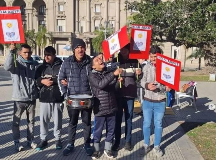 "Ya no podemos sostener los servicios": alerta por el futuro de cientos de personas con discapacidad en Santa Fe