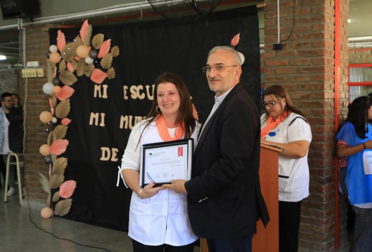 Calvo participó del 40 aniversario de la Escuela 1287 "Juan Domingo Perón" de Rafaela