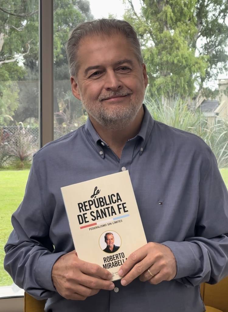 Roberto Mirabella presentó su nuevo libro para repensar el federalismo argentino: “La República de Santa Fe: Federalismo sin límites”