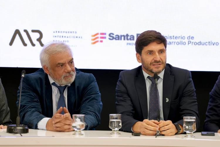 Pullaro sobre Exporta Simple: “Rompimos el monopolio de Ezeiza y tenemos el primer aeropuerto que exporta desde el interior del país”