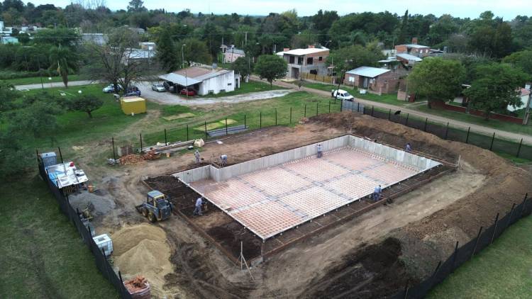 En Sauce Viejo, el Gobierno Provincial y la municipalidad construyen una pileta pública