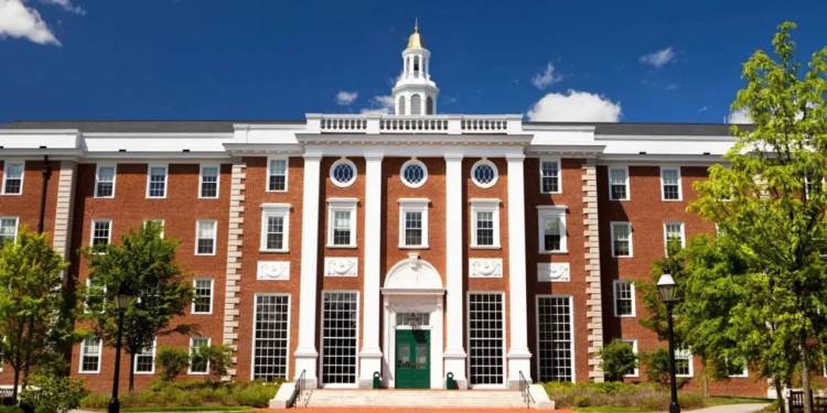 Harvard presentó una demanda contra el veto de Trump a la entrada de estudiantes extranjeros a Estados Unidos