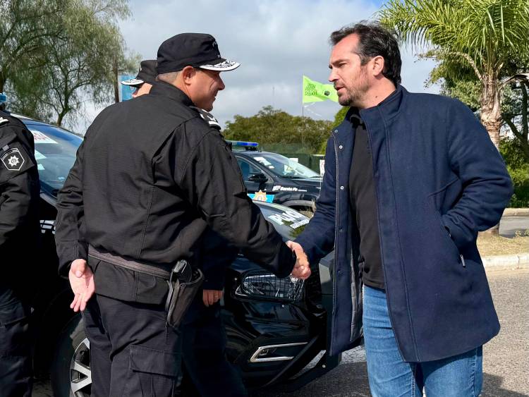 Santo Tomé refuerza su seguridad con nuevas camionetas 0 Km para patrullaje