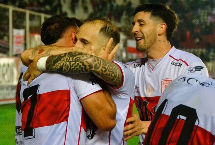 Morón profundizó la crisis de Colón y sigue en la pelea