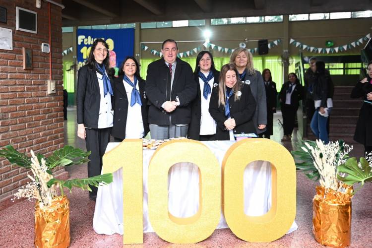 Poletti participó de la celebración de los 100 años de la escuela Jorge Stephenson