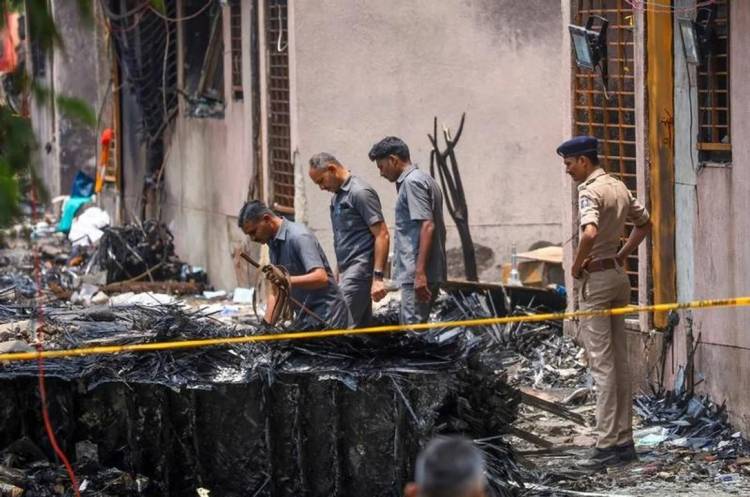 Recuperan las dos cajas negras del avión de Air India