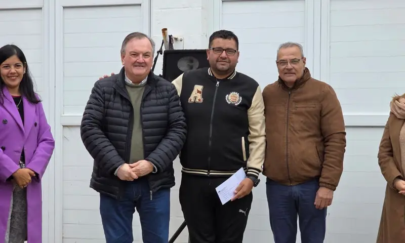 Villa Trinidad, Curupaity y Monigotes recibieron ambulancias y aportes institucionales