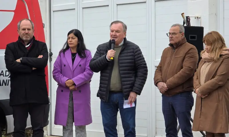 Villa Trinidad, Curupaity y Monigotes recibieron ambulancias y aportes institucionales