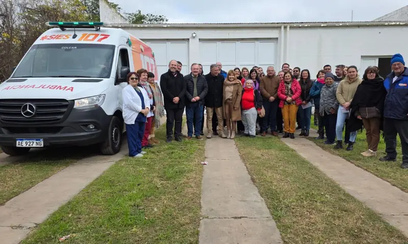 Villa Trinidad, Curupaity y Monigotes recibieron ambulancias y aportes institucionales