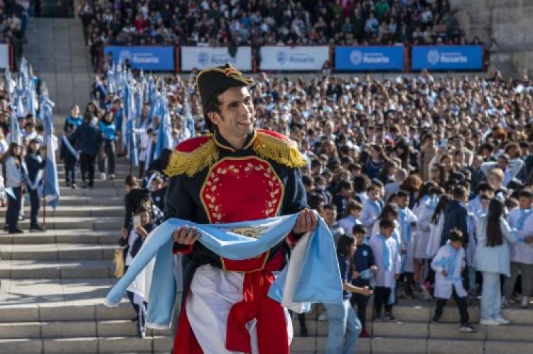 Miles de escolares de todo el país protagonizaron las promesas de lealtad a la Bandera