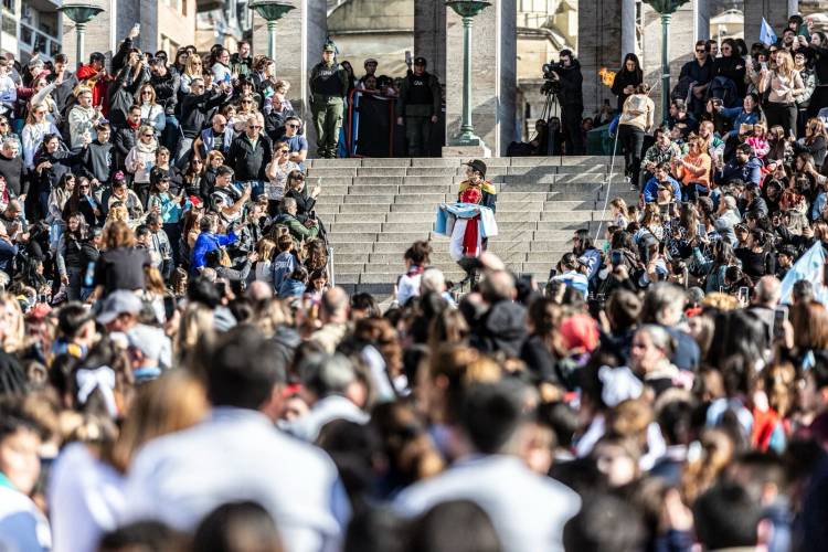 En Rosario: más de 10 mil estudiantes y ciudadanos de todo el país prometieron lealtad a la bandera