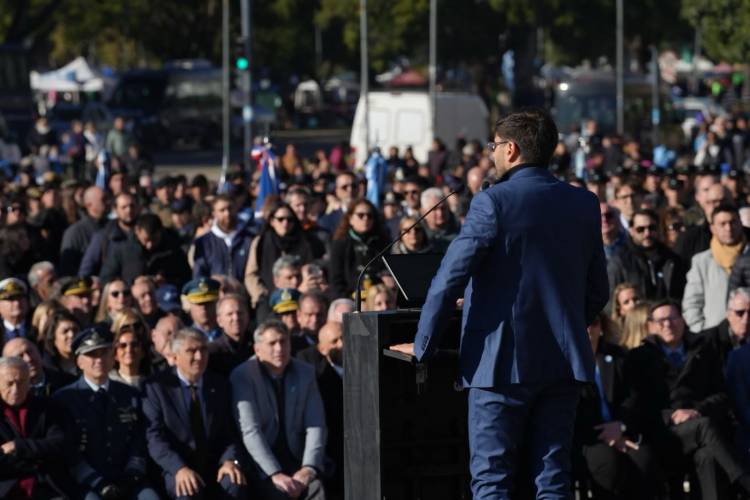 En Rosario: más de 10 mil estudiantes y ciudadanos de todo el país prometieron lealtad a la bandera