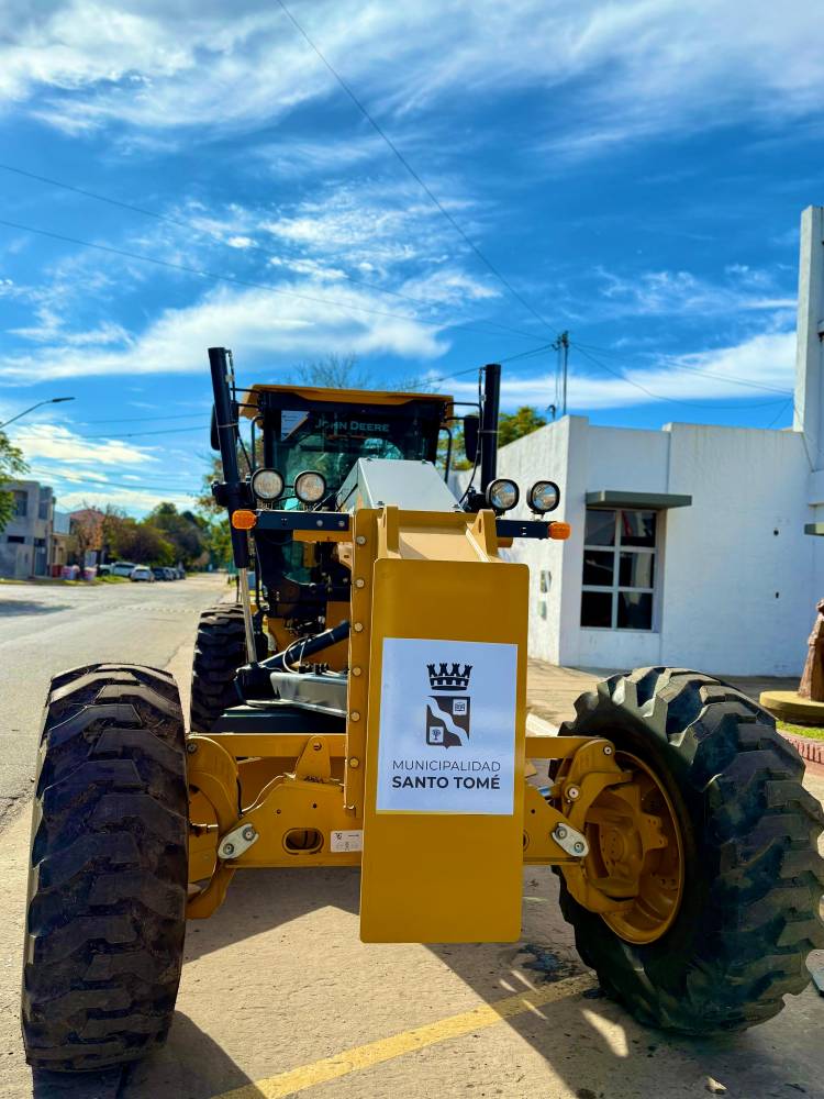Nuevos aportes al parque de maquinarias en Santo Tomé