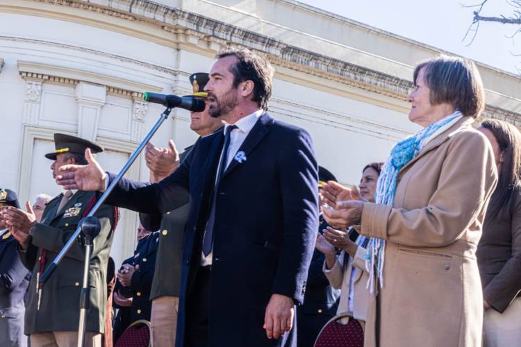Santo Tomé conmemoró el Día de la Bandera