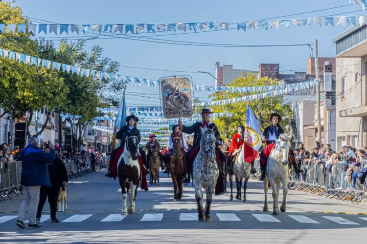 Santo Tomé conmemoró el Día de la Bandera