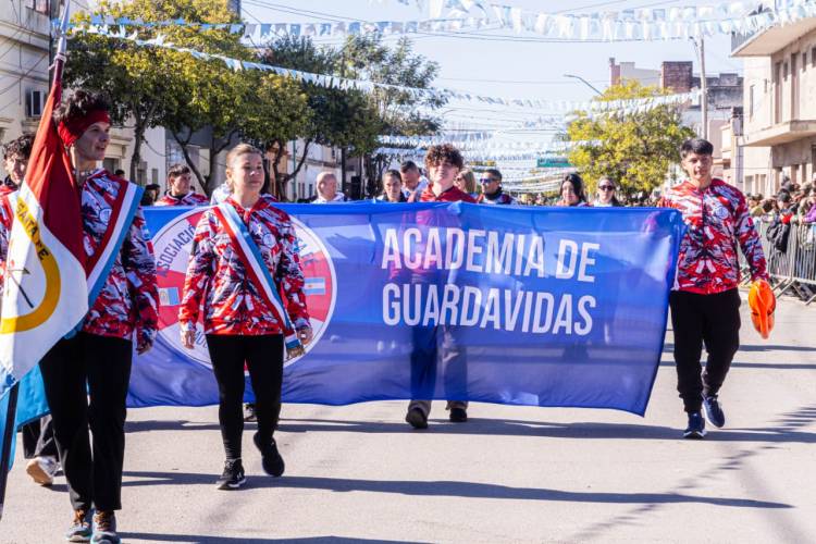 Santo Tomé conmemoró el Día de la Bandera